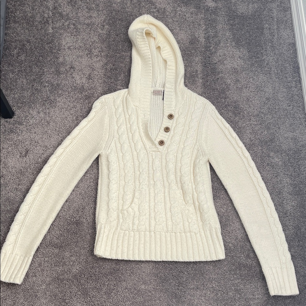 Arizona Jean Company Women's Cream V-Neck Sweater
